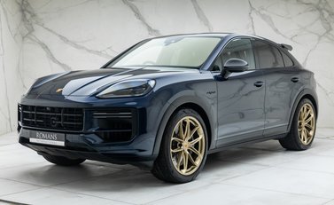 Porsche Cayenne TURBO E-HYBRID COUPE WITH GT PACKAGE 1