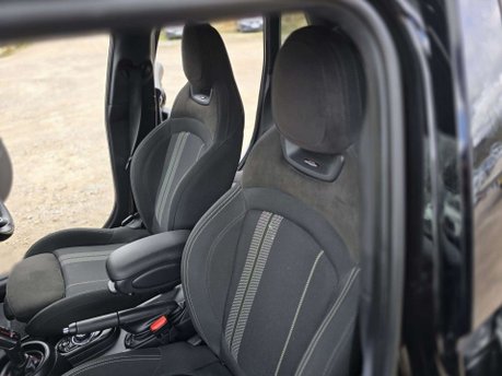 Mini Hatch 2.0 Cooper S Sport Hatchback 5dr Petrol Steptronic Euro 6 (s/s) (192 ps) 31