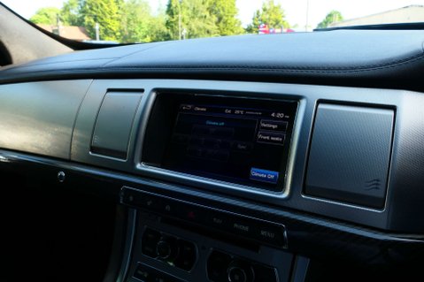 Jaguar XF 3.0 XF S Premium Luxury Sportbrake V6 D Auto 5dr 38