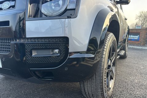 Land Rover Defender 90 D250 Hard Top SE MHEV 21