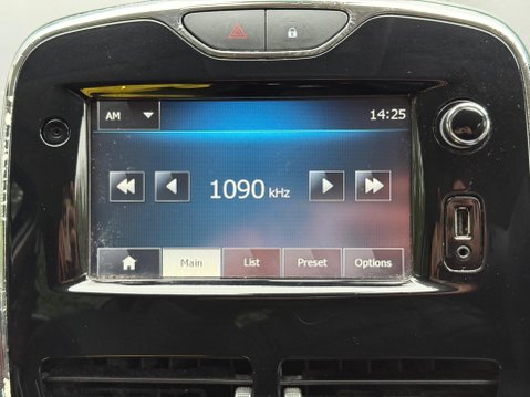 Renault Clio 1.2 16V Dynamique MediaNav Euro 5 5dr 8