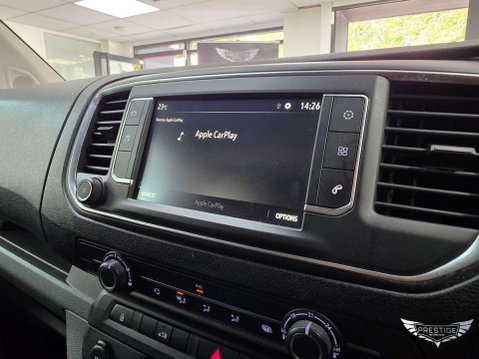 Vauxhall Vivaro 2.0 Turbo D 3100 Dynamic L2 H1 Euro 6 (s/s) 6dr 39