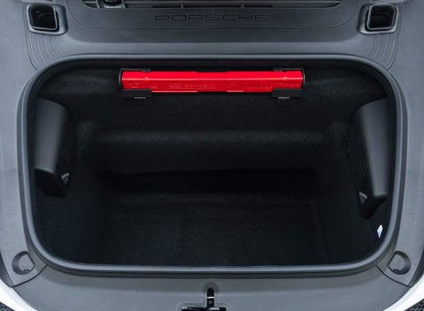 Porsche Cayman GT4 RS (718) 48