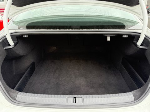 Volkswagen Passat SE NAV TDI DSG 26