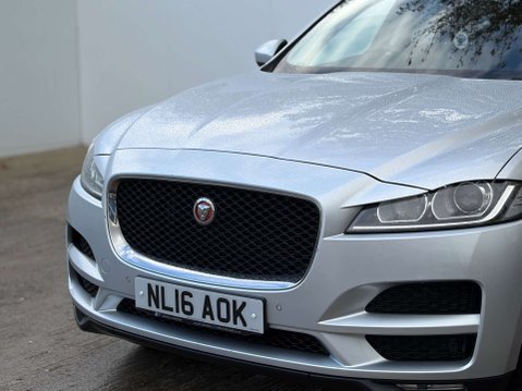 Jaguar F-Pace 2.0 F-PACE Prestige AWD D Auto 4WD 5dr 49