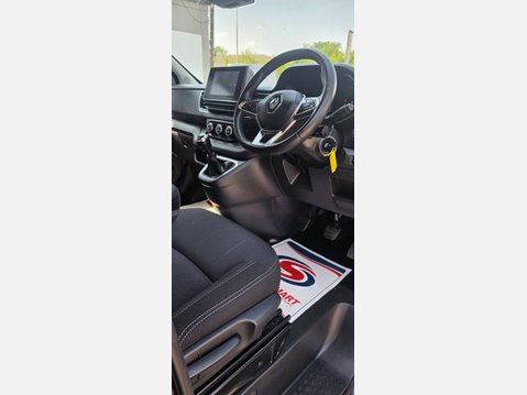 Renault Trafic ADVANCE EXTRA LL30 L2 H1 LWB 2.0 DCI 130ps SLATE GREY 7