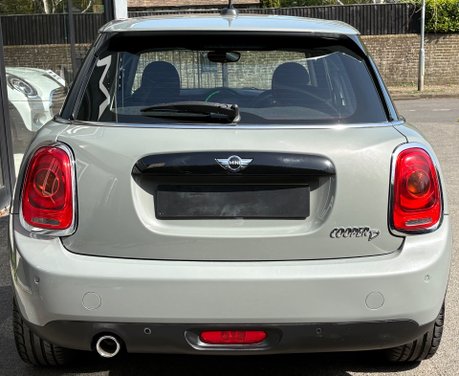 Mini Hatch Cooper D 1.5 Steptronic Automatic Chili / Media XL 5 door - PRO SAT NAV 7