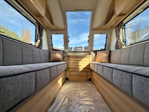 Bailey Phoenix 420 GT75 14