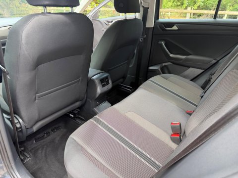 Volkswagen T-Roc 1.0 TSI SE Euro 6 (s/s) 5dr 23
