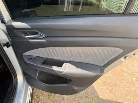 Volkswagen Golf R-LINE ETSI DSG 40