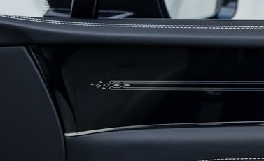 Bentley Bentayga V8 AZURE EWB First Edition 40