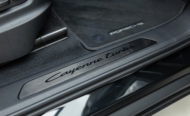Porsche Cayenne TURBO E-HYBRID 30