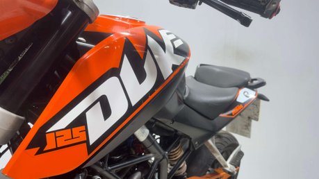 KTM Duke 2014 29K RUNNING PROJECT BIKE SUPERMOTO NAKED BIKE 125CC 15BHP 20