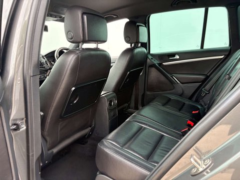 Volkswagen Tiguan 2.0 Tiguan R-Line Edition TDI BlueMotion Technology 4Motion Semi-Auto 4WD 5 60