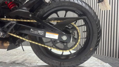 Aprilia Tuono 2025 25 PLATE 15BHP E5 SPORTS BIKE LEARNER ONLY 3K 18