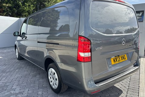 Mercedes-Benz Vito 114 Progressive L3 9g-Tronic Panel Van 2