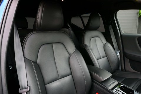 Volvo XC40 2.0 XC40 R-Design Pro B4 MHEV AWD Auto 4WD 5dr 4