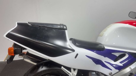 Honda RVF 2000 LATE REGISTERED GENUINE 8K CLASSIC 400CC SUPER SPORT 26