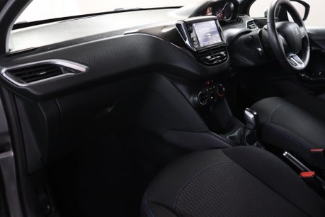 Peugeot 208 PURETECH S/S SIGNATURE 34