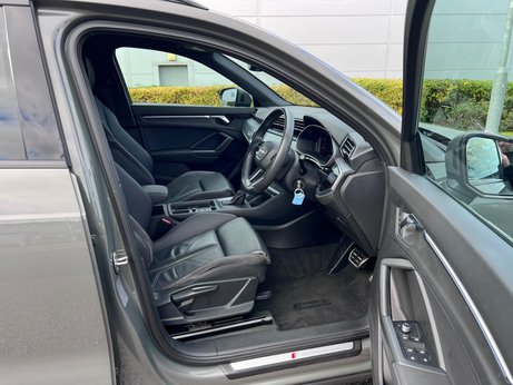 Audi Q3 1.5 TFSI CoD 35 S line S Tronic Euro 6 (s/s) 5dr 17