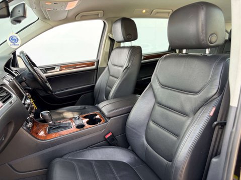 Volkswagen Touareg 3.0 Touareg V6 TSi Hybrid Auto 4WD 5dr 63