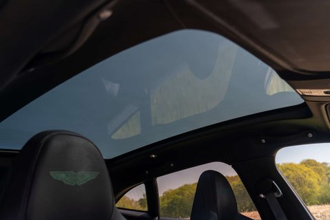 Aston Martin DBX 707 18