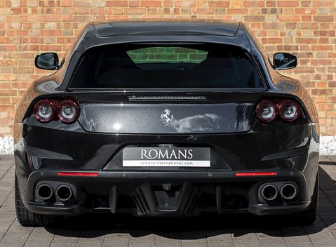 Ferrari GTC4 Lusso T 5