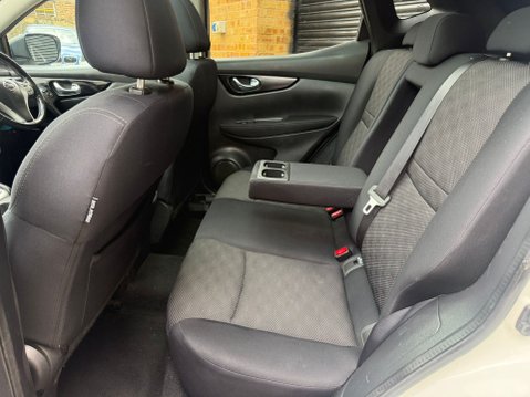 Nissan Qashqai 1.2 DIG-T Acenta Premium SUV 5dr Petrol Manual 2WD 23