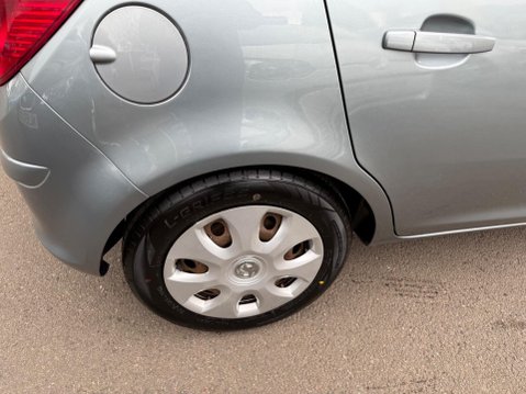 Vauxhall Corsa 1.4i 16v Exclusiv 5dr 25