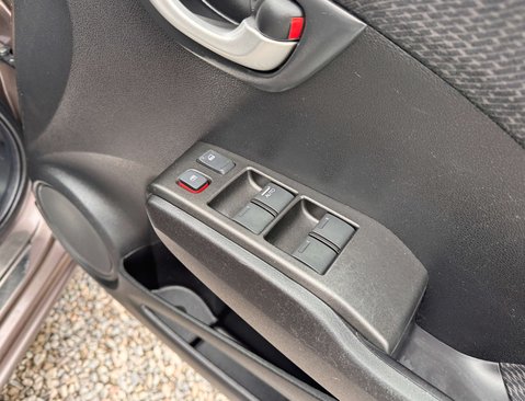 Honda Jazz 1.3 Jazz ES+ i-VTec CVT 5dr 24