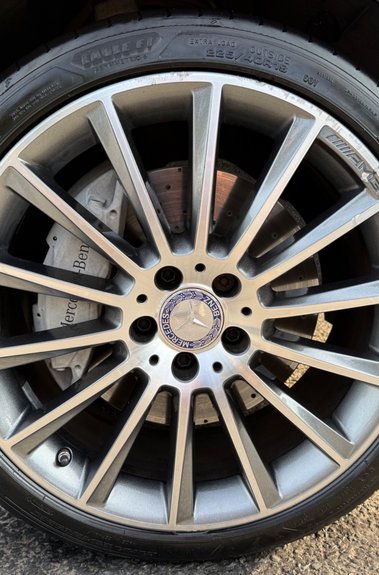 Mercedes-Benz C Class C250 D AMG LINE PREMIUM - 10 SERVICES - 2 OWNERS - LIGHT INTERIOR 