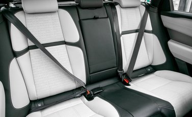 Land Rover Range Rover Velar R-Dynamic HSE Urban 13