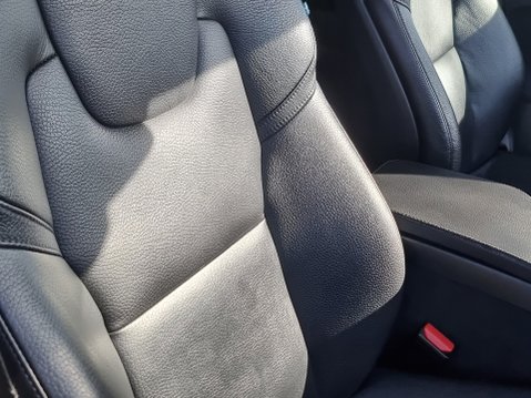 Volvo XC90 D5 POWERPULSE MOMENTUM AWD 23