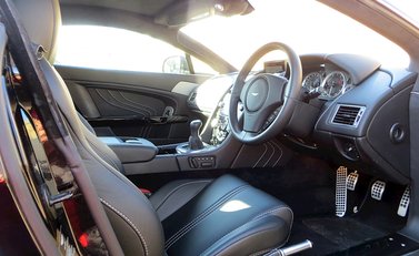 Aston Martin V8 Vantage S 7