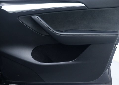 Tesla Model Y (Dual Motor) Long Range SUV 5dr Electric Auto 4WDE (384 bhp) 39