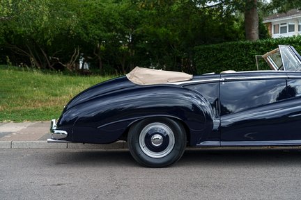 Bentley R Type Drophead Coupé By H.J.Mulliner 15