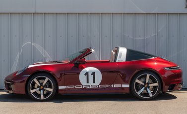 Porsche 911 (992) Targa 4S Heritage Design Edition 2