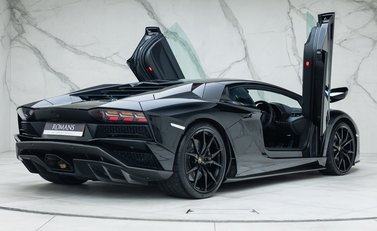 Lamborghini Aventador S LP 740-4 5