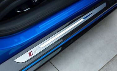 Audi R8 V10 Performance Carbon Black 16