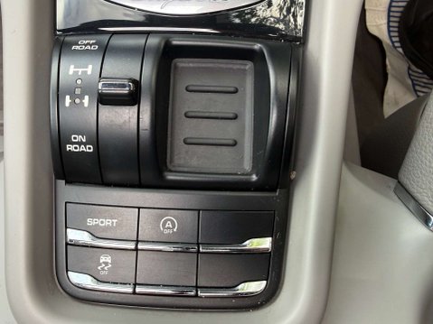 Porsche Cayenne 3.0 Cayenne V6 D Tiptronic 4WD 5dr 46