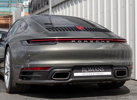 Porsche 911 Carrera (992) 25