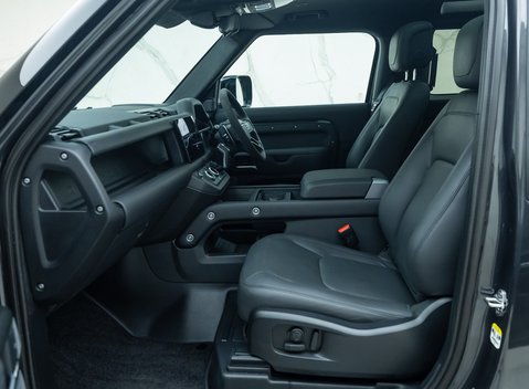 Land Rover Defender 90 V8 P525 18