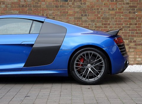 Audi R8 LMX 16