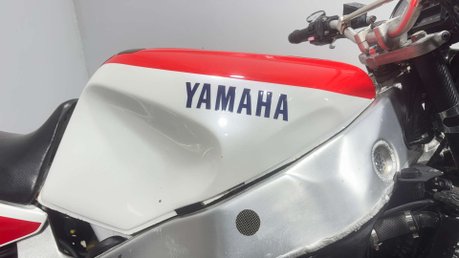 Yamaha FZR 1989 RUNNING PROJECT BIKE CLASSIC SPORTS BIKE NAKED 1000CC 12