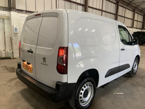 Peugeot Partner BLUEHDI PROFESSIONAL PREMIUM PLUS L1 5