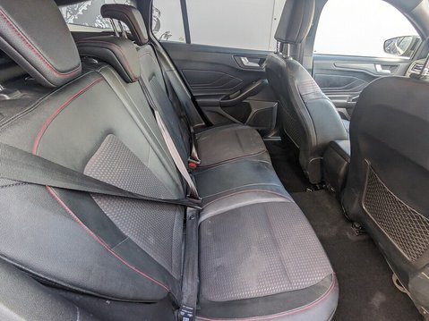 Ford Focus ST-LINE X 16
