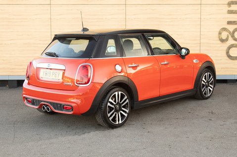 Mini Hatch COOPER S EXCLUSIVE 2
