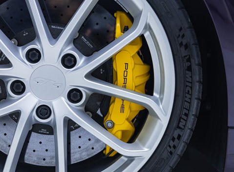 Porsche Cayman GT4 (718) 31