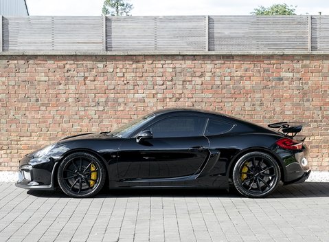 Porsche Cayman GT4 2