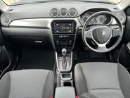 Suzuki Vitara SZ-T MHEV 10